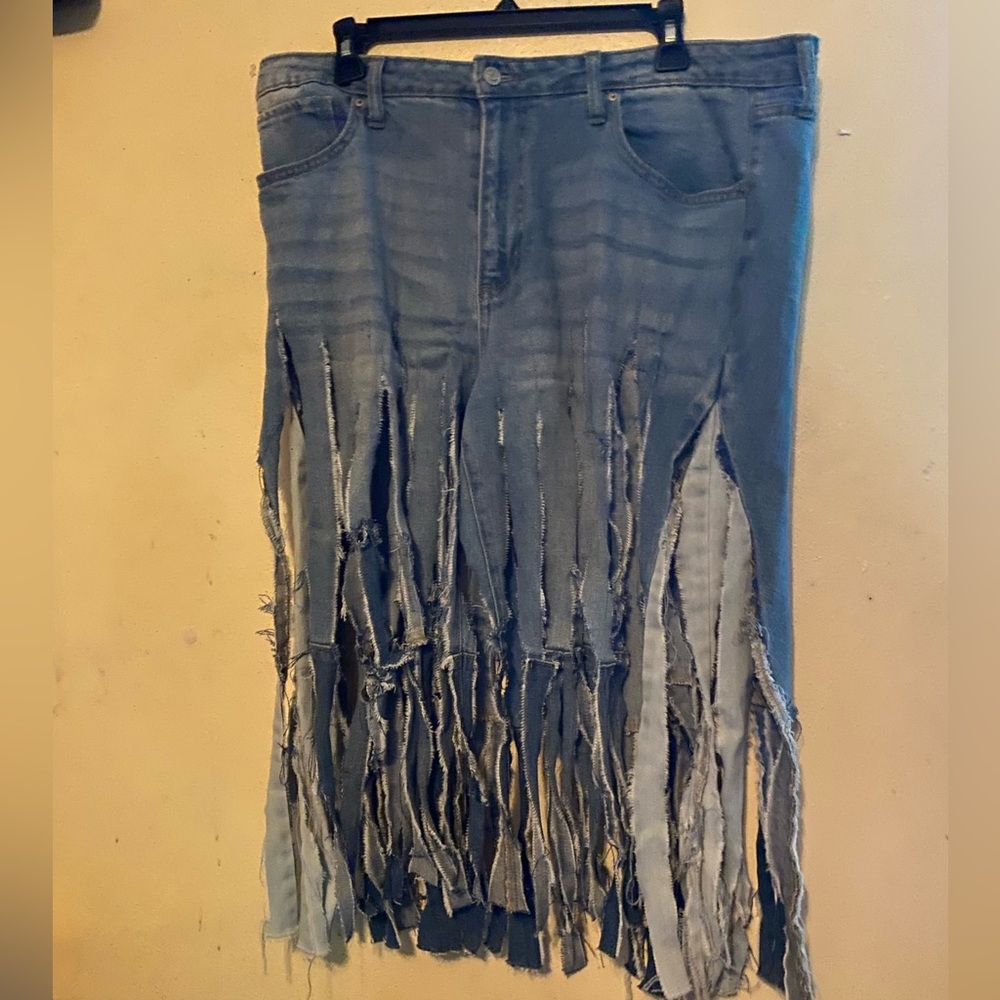 SO Jeans 17/33” Waist Three Tone Denim Fringe Skirt